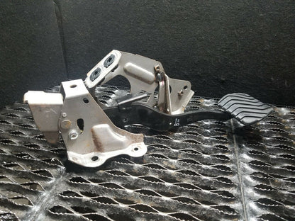 16 17 18 19 Nissan Rogue Brake Pedal OEM