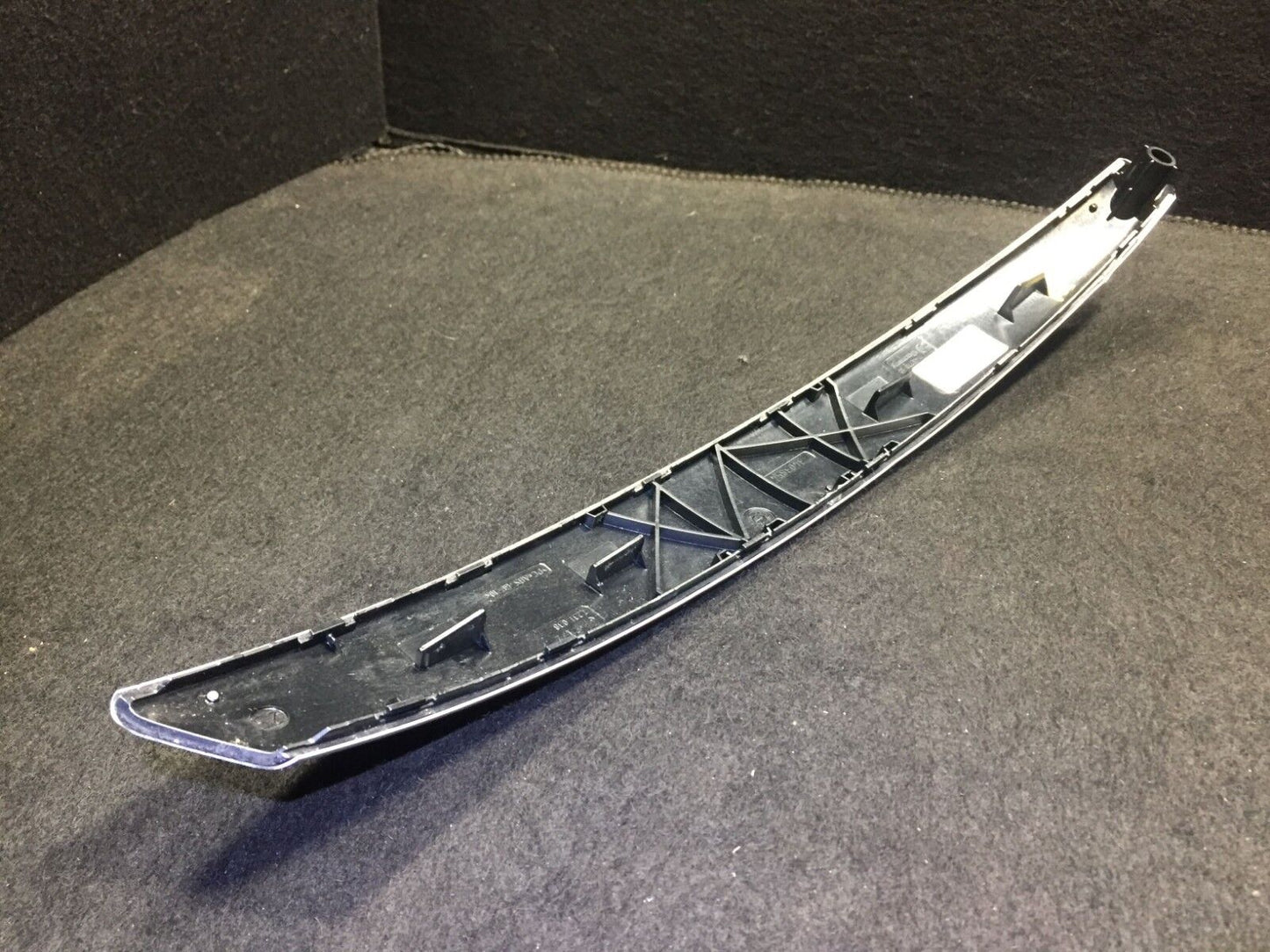 04 05 06 BMW X3 E83 Front Right Passenger Door Strip Handle Upper Trim OEM D34