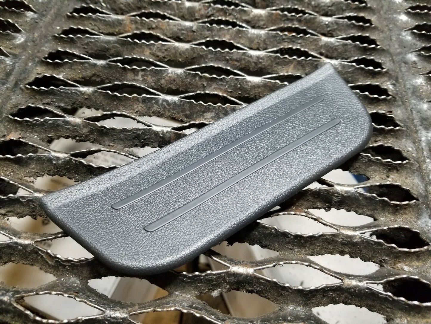 12 13 14 15 16 Hyundai Veloster Rear Right Pass Door Scuff Step Sill Plate OEM