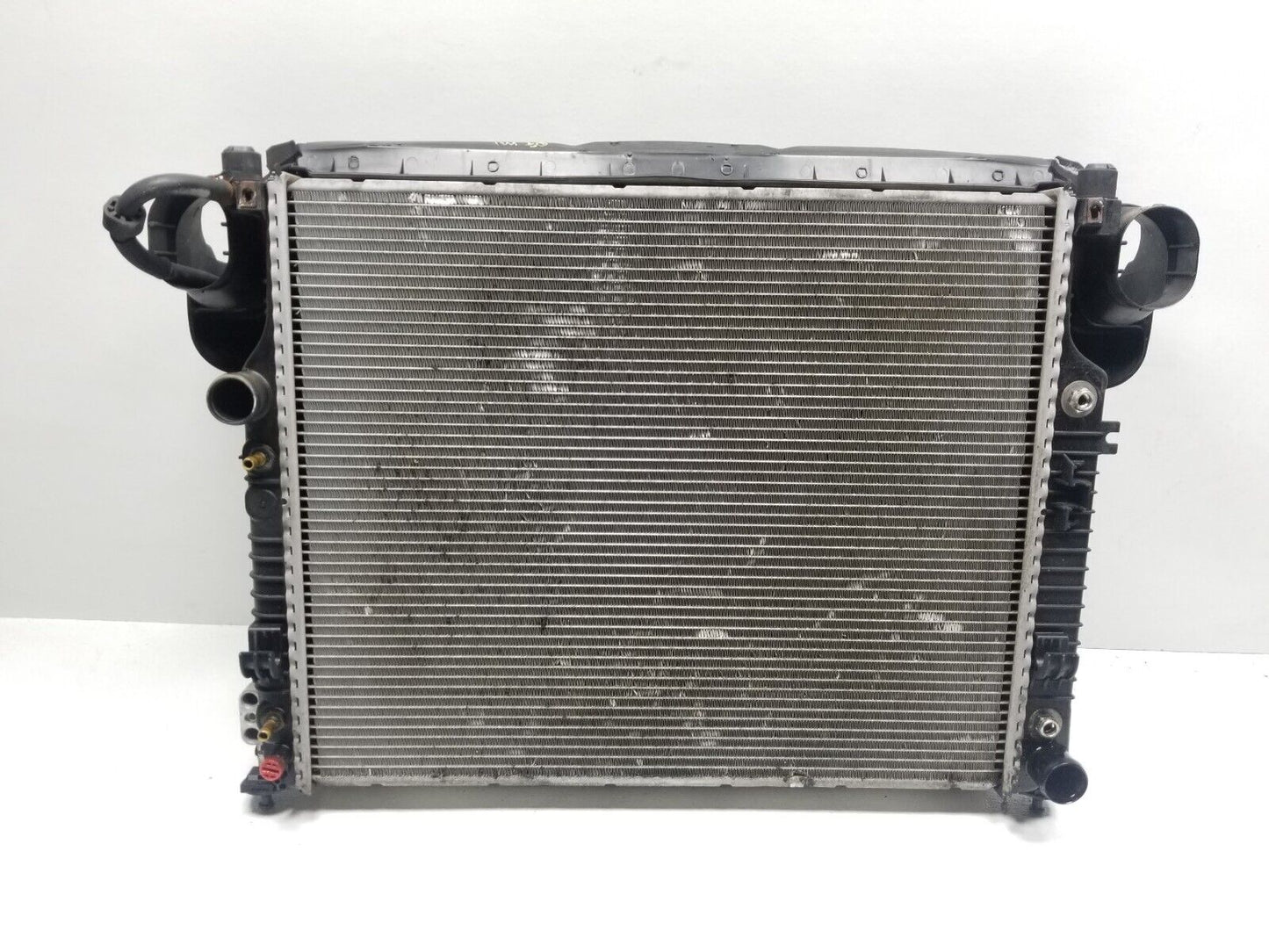 06 07 08 09 10 11 Mercedes Ml500  Radiator Condenser OEM