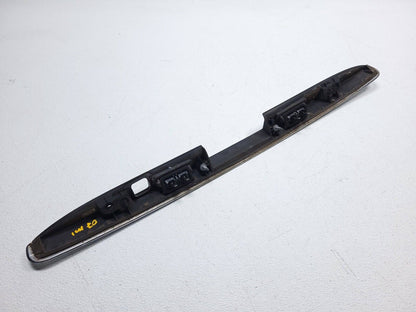 06 07 08 09 10 11 Mercedes Ml500 Rear Trunk Release Handle W/ License Light OEM