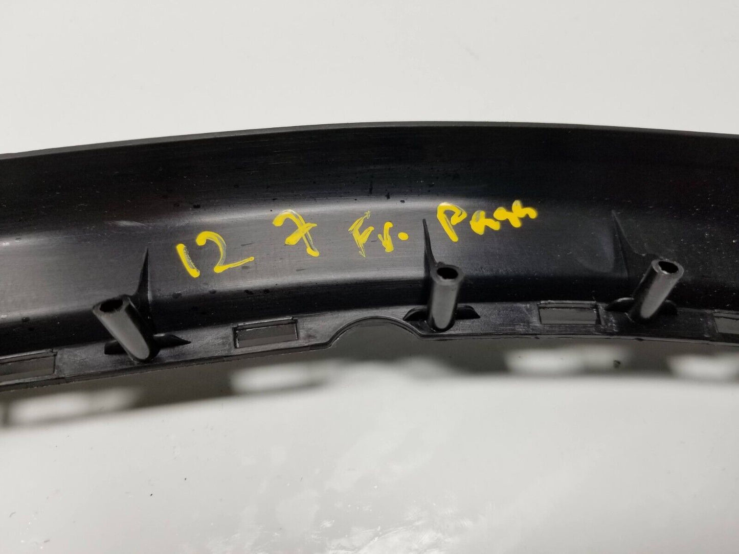 09 10 11 12 BMW 750li F02 Front Right Passenger Side Door Window Frame Trim OEM