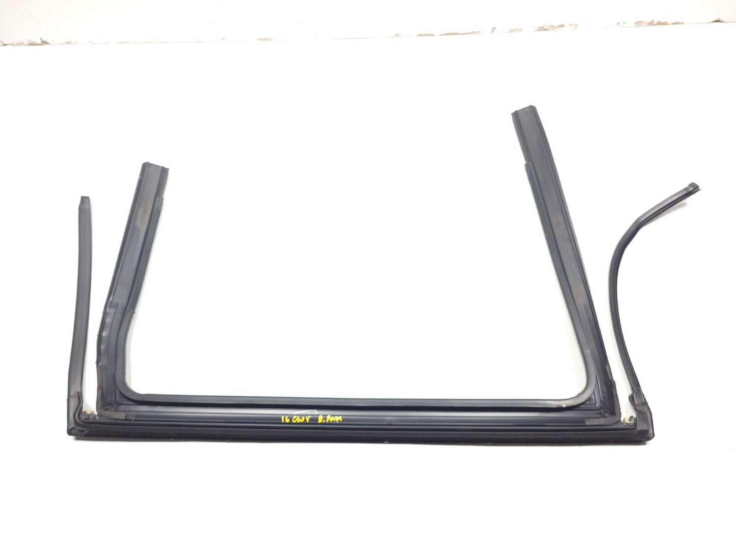 14 15 16 17 18 Jeep Cherokee Door Window Frame Seal Rear Right Pass Side OEM
