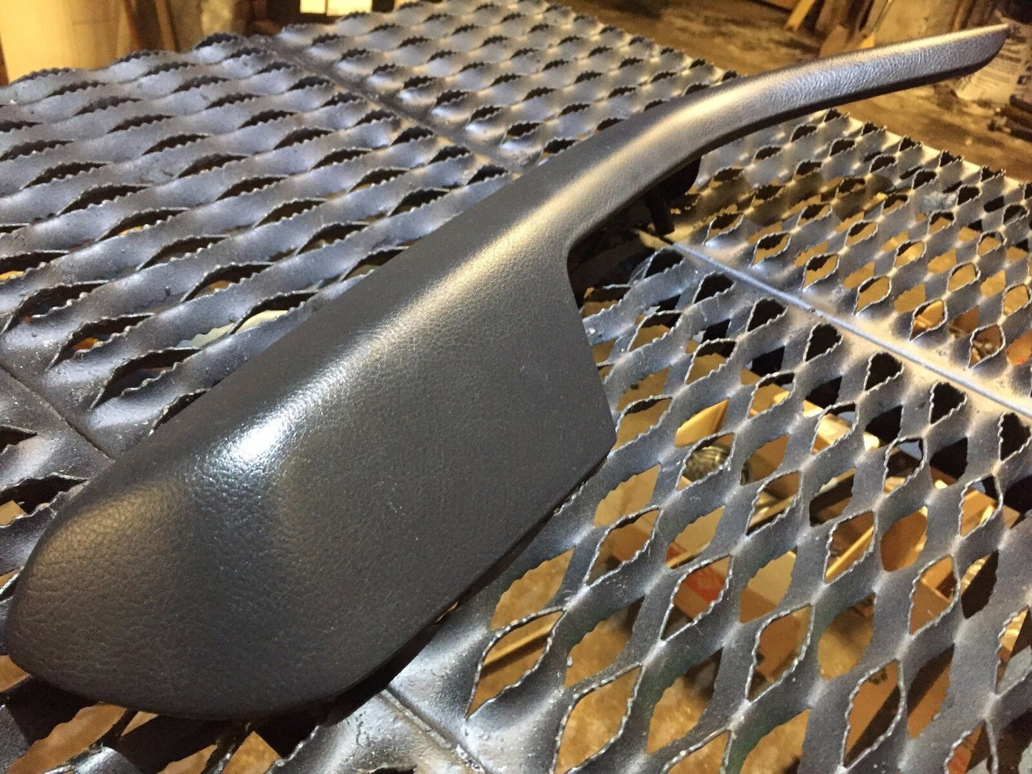 05 06 07 08 Audi A6 C6 Rear Right Pass Door Pull Handle Armrest OEM 4f0867306