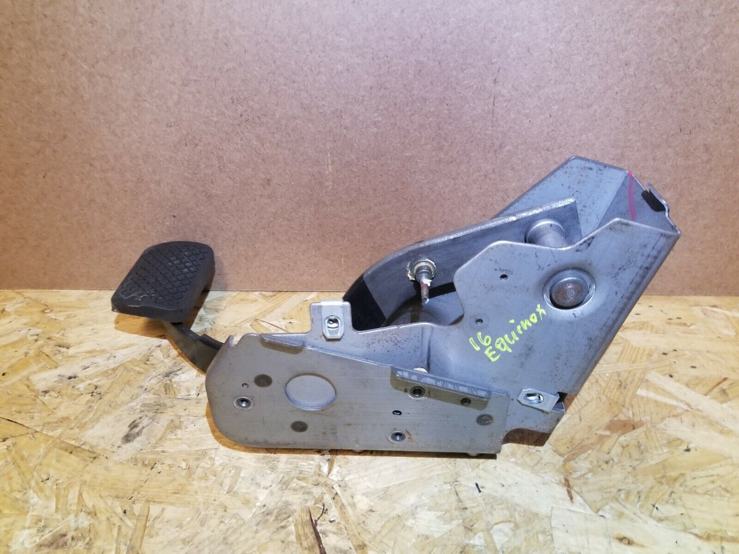 15 16 17 Chevrolet Equinox Brake Pedal OEM 24k
