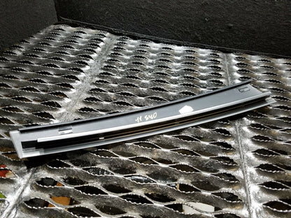06 07 08 09 10 11 Volvo S40 Front Right Pass Door Aplique Trim Pillar OEM