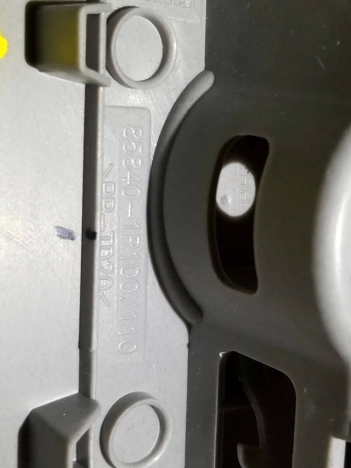 12 13 14 15 16 Hyundai Accent Hatch Pass Side Center Upper B Pillar Trim OEM