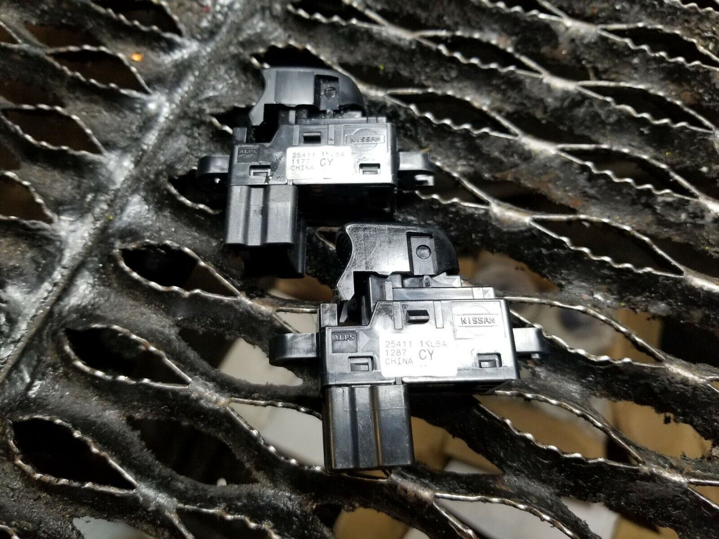 16 17 18 Nissan Sentra Rear Door Window Regulator Switch Left & Right OEM 40k