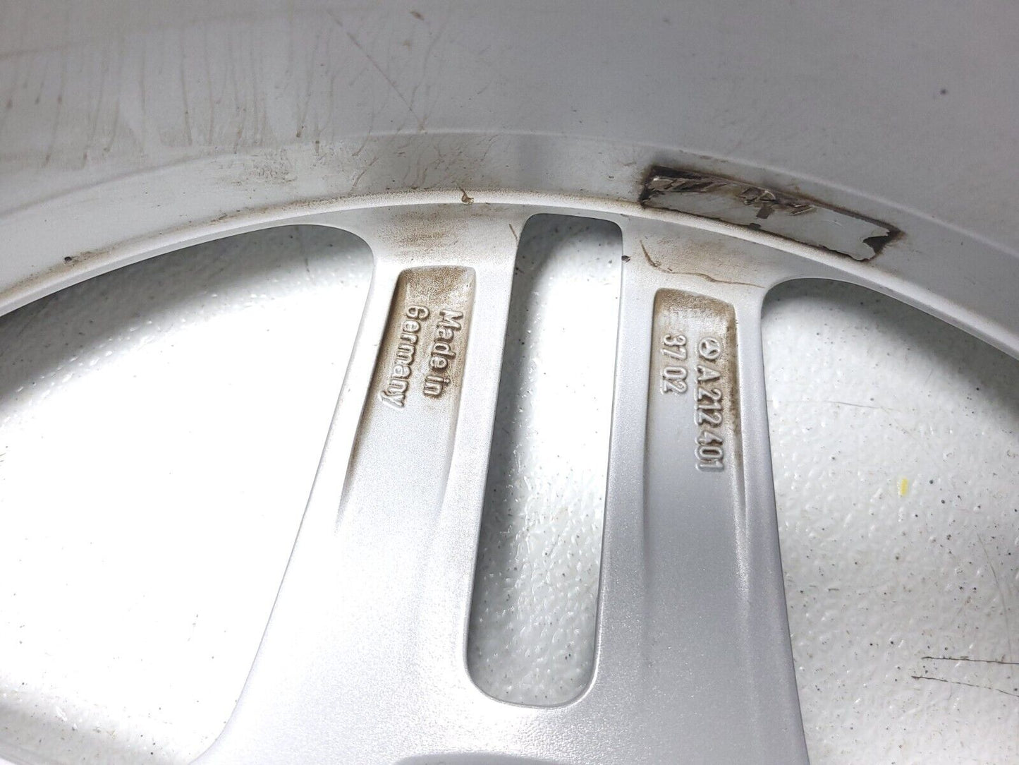 12 13 14 15 Mercedes-benz E350 18" Rear Factory Rim 18x8-1/2 A2124013702 OEM