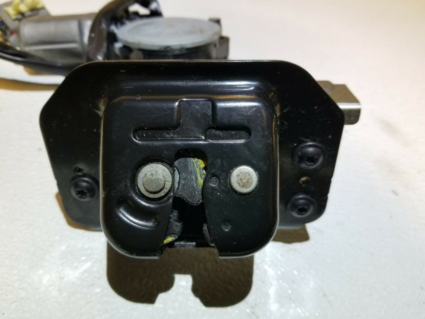 10 11 12 Lincoln MKT Trunk Lock Latch Actuator OEM