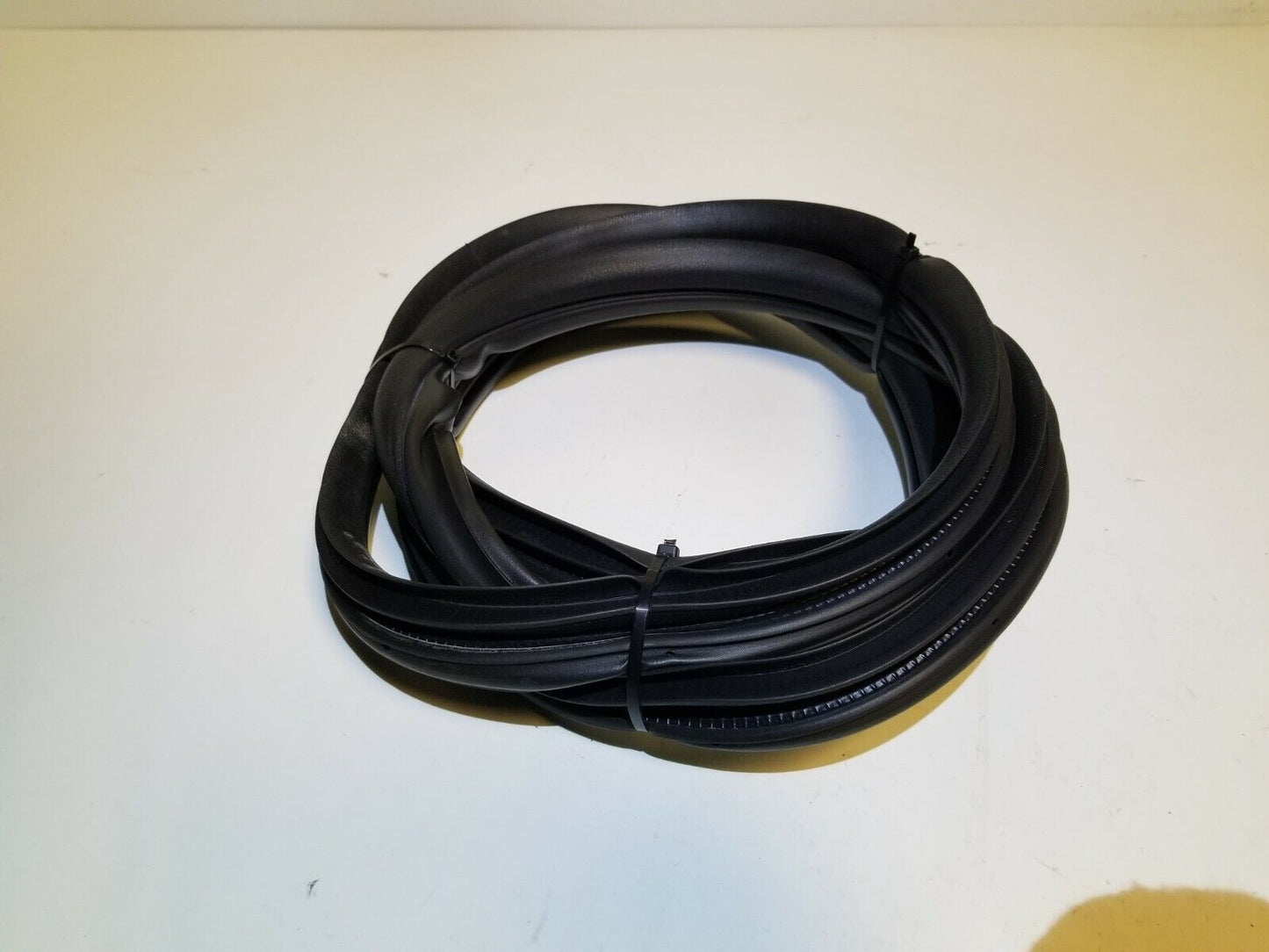 15 16 17 Honda Fit Front Right Pass Door Weatherstrip Seal OEM 26k Miles