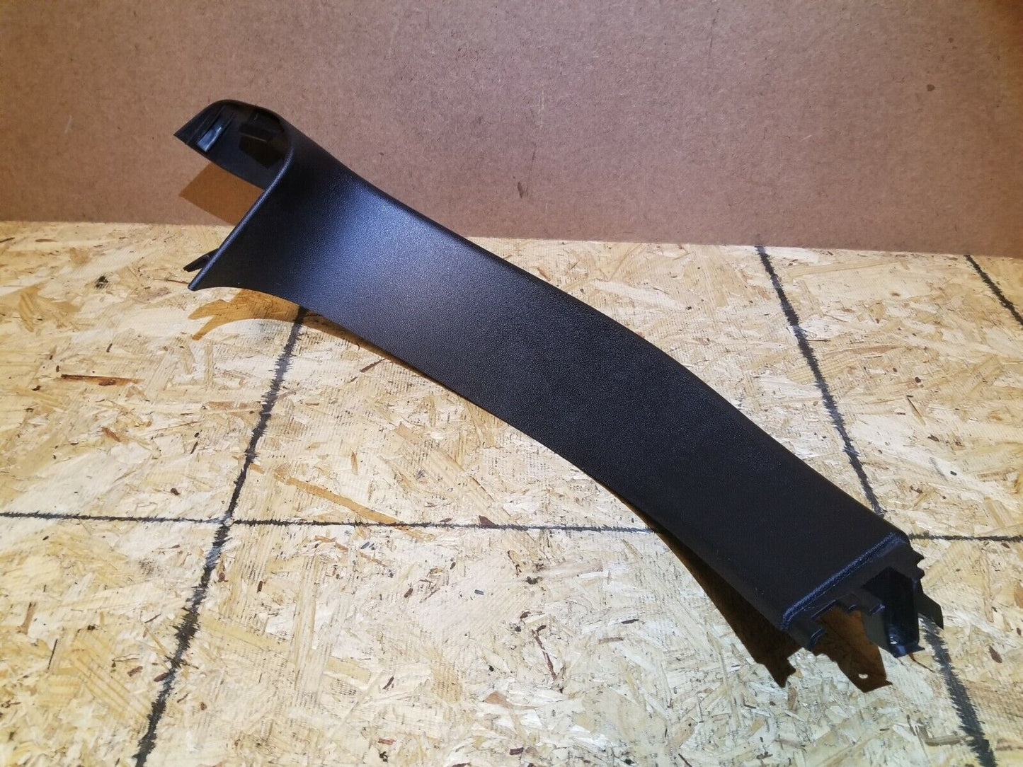 07 08 09 10 Mercedes-benz R350 Rear Right Pass Side Tailgate Liftgate Trim OEM