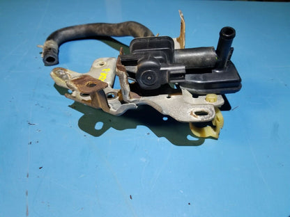 2014 2015 2016 Mazda 3 2.0l Fuel Vapor Purge Valve Solenoid W/ Bracket OEM 16k
