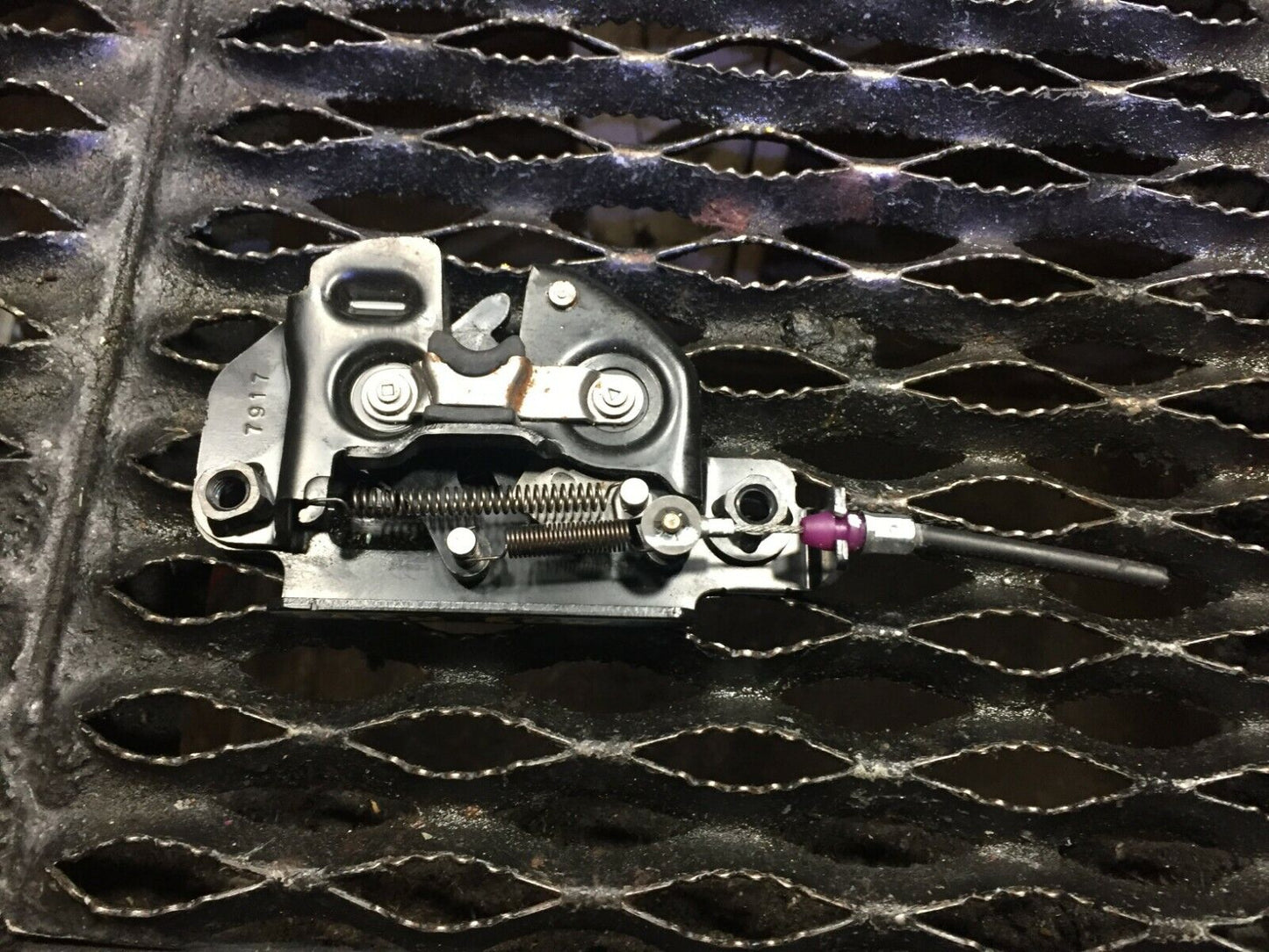 08 09 10 Honda Odyssey Seat Lock Latch Back Row Right Passenger Side OEM D43
