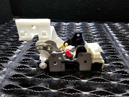 13 14 15 16 Jeep Compass Rear Right Pass Side Door Lock Latch Actuator OEM 30k