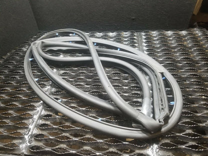 14 2014 Dodge Grand Caravan Front Right Pass Door Outer Weatherstrip Seal OEM