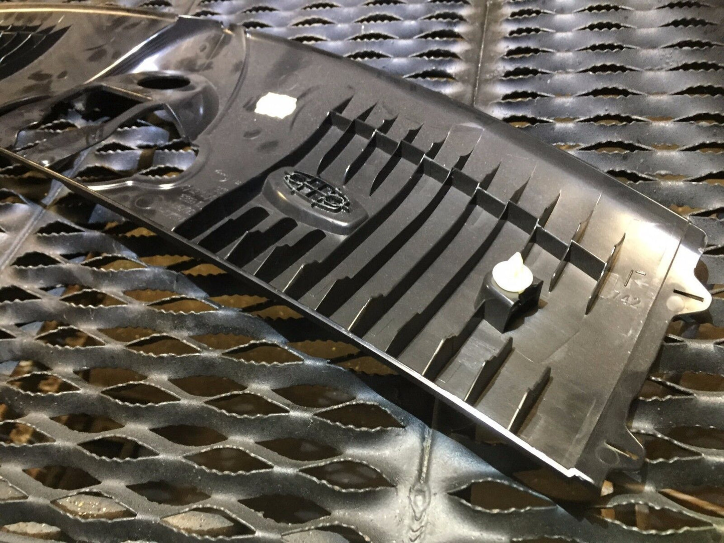07 08 09 10 11 12 13 Mini Cooper Cabrio Lci Windscreen Panel Top Cover OEM