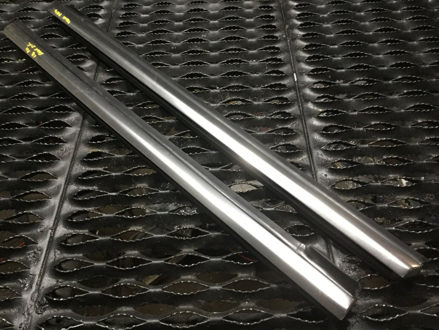 03 04 05 06 Audi A4 B6 Cabrio Door Window Slot Seal Left & Right Pair Trim OEM