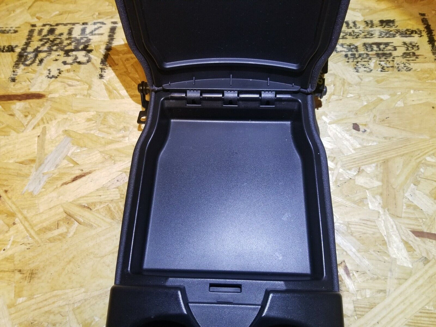 05 06 07 Volvo S40 Rear Seat Armrest W/ Cup Holder OEM