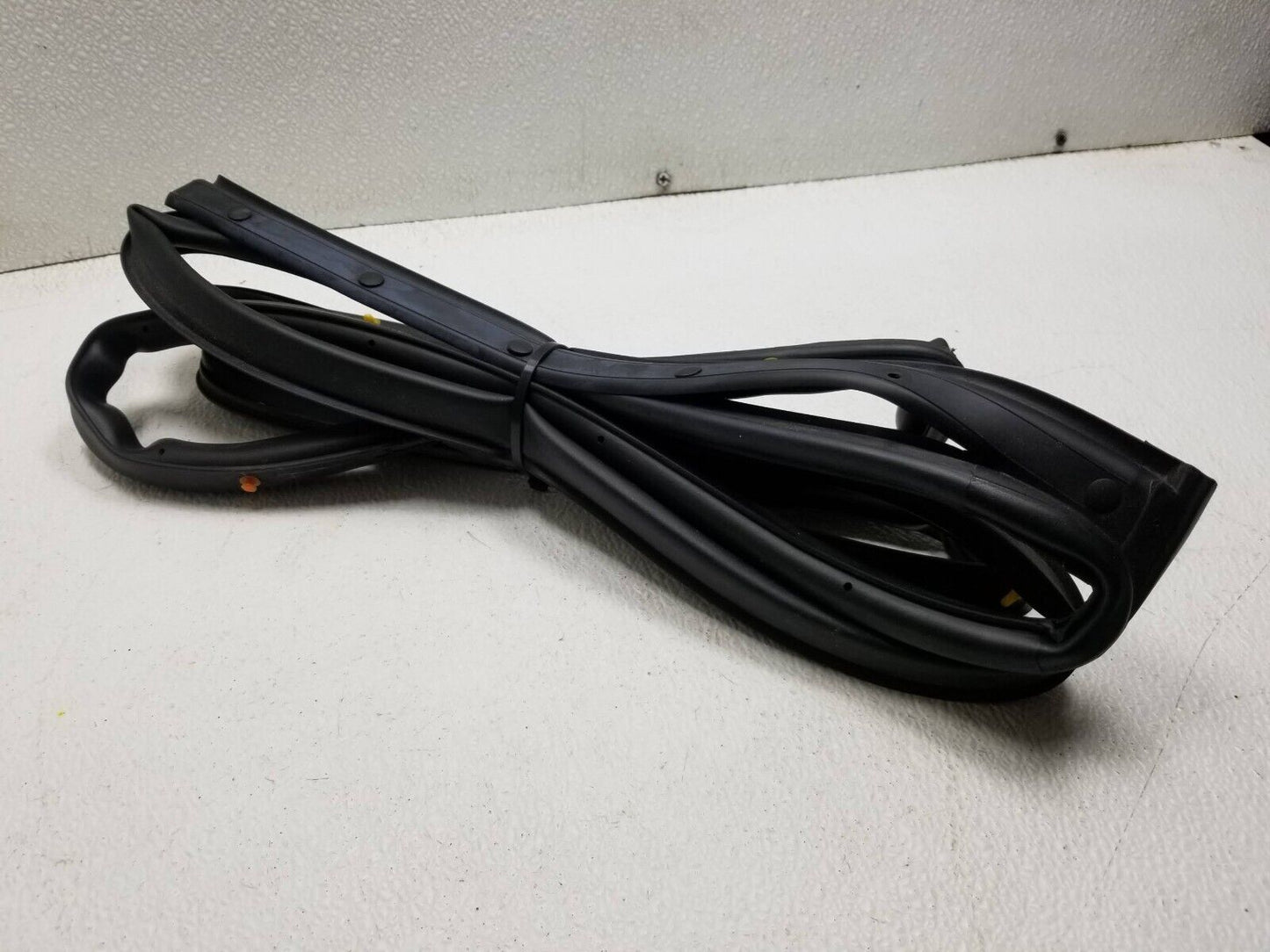 14 15 16 17 Hyundai Elantra Gt Door Weatherstrip Seal Rear Right Pass OEM