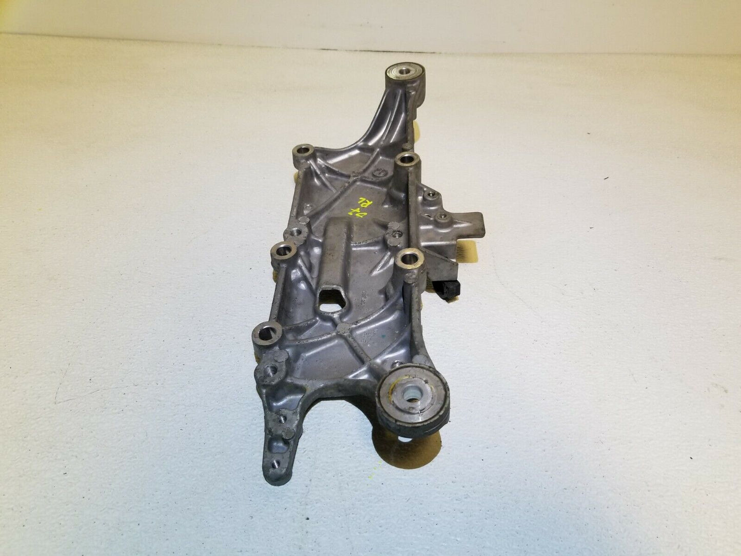 05 06 07 08 Acura Rl Power Steering Rack & Pinion Mounting Bracket OEM