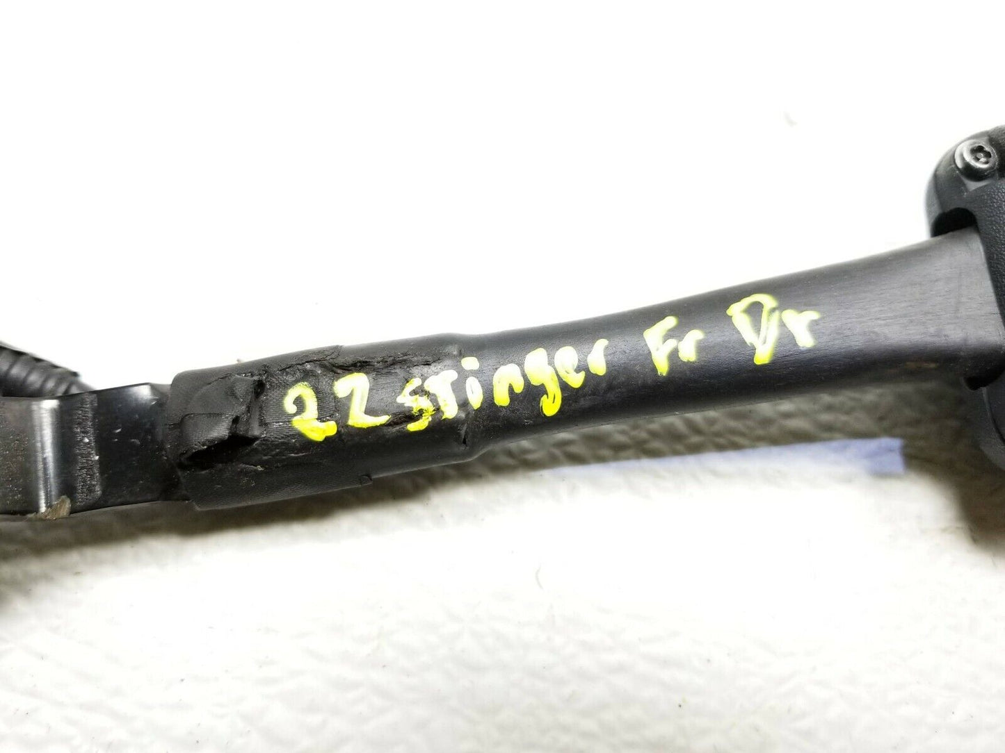 21 22 Kia Stinger Front Left Driver Seat Belt Buckle OEM 312 Miles