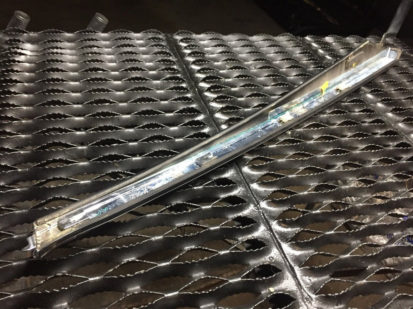 04 05 06 07 08 Maxima Right Pass Side Rear Back Quarter Panel Trim Molding OEM