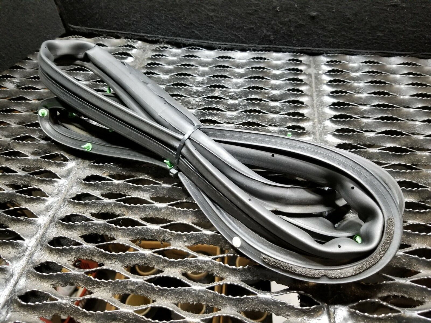 10 11 12 13 14 Subaru Legacy Front Right Passenge Door Weatherstrip Seal OEM