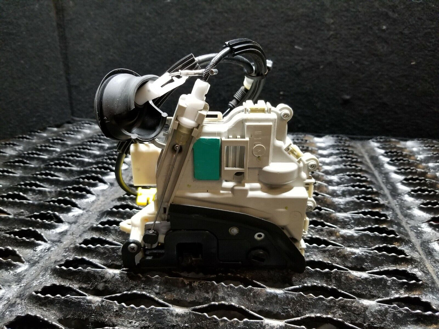 2013 2014 2015 2016 Audi A4 B8 Rear Right Passenger Side Door Lock Actuator OEM