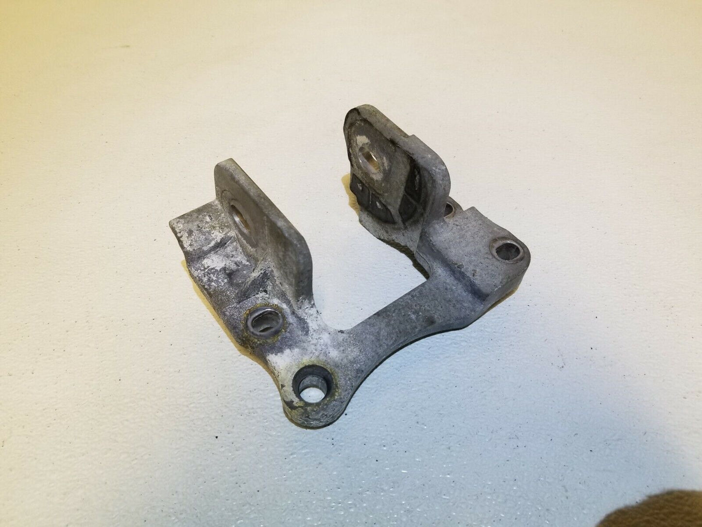11 12 13 14 Ford Edge Engine Mount Bracket Driver Side OEM 43k Miles