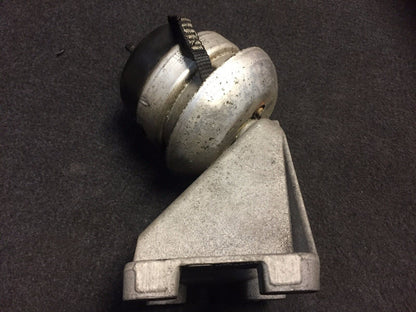 04 05 06 09 Jaguar Xjr X350 Right Front Engine Motor Mount W/ Bracket OEM 4.2l