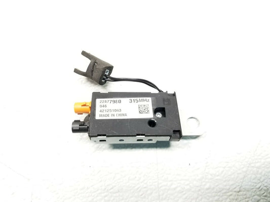 14 15 16 Buick Lacrosse Radio Antenna Control Module 22877980 OEM 60k