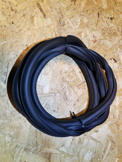 06 07 08 09 Saab 9-5 Aero Rear Right Passenger Door Weatherstrip Seal OEM