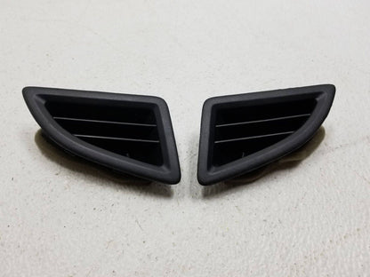 14 15 16 17 Hyundai Elantra Gt Dash Side Defroster Air Vent Pair OEM