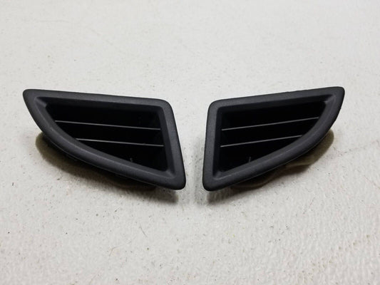 14 15 16 17 Hyundai Elantra Gt Dash Side Defroster Air Vent Pair OEM