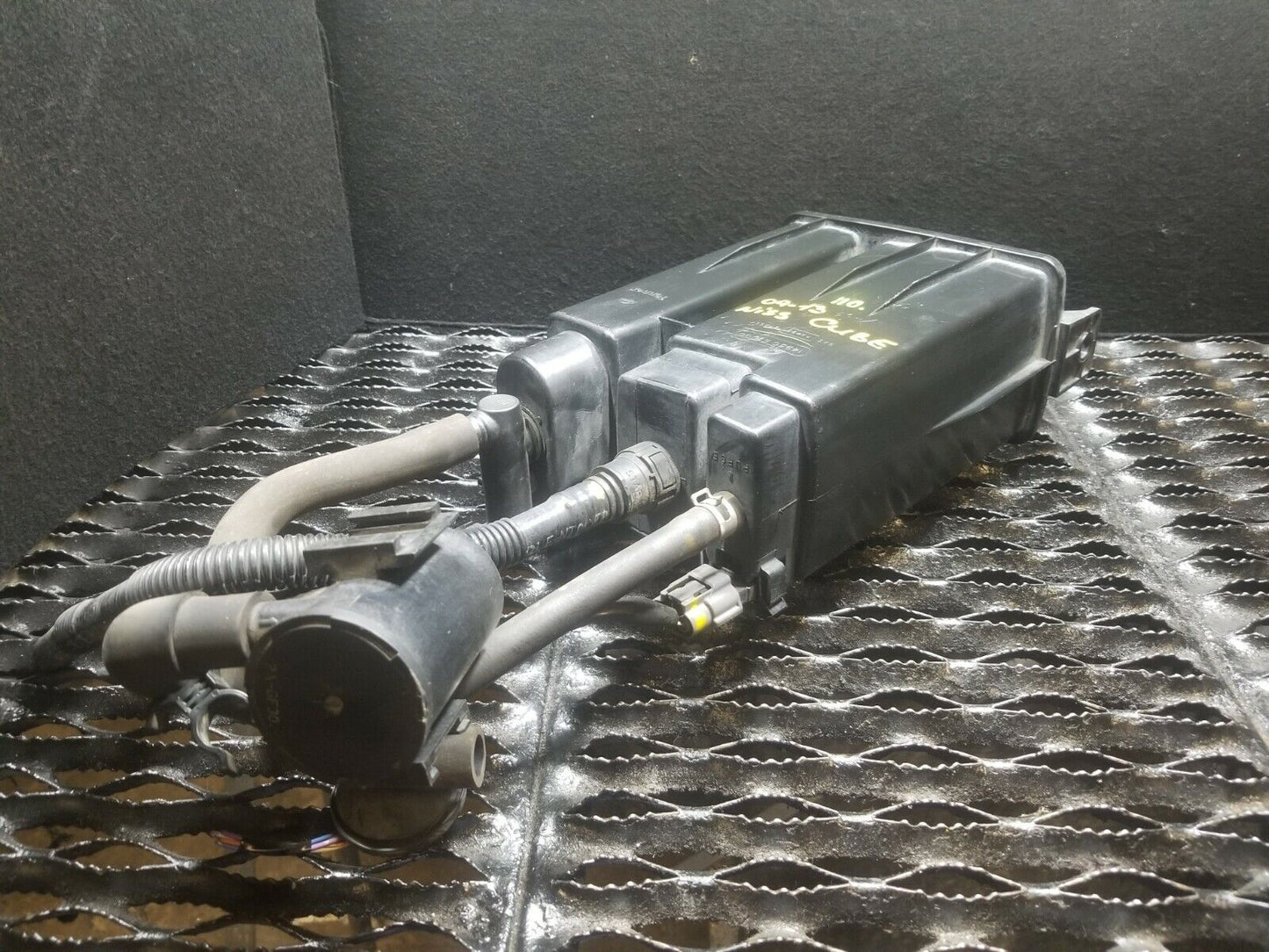2009 2010 2011 2012 13 Nissan Cube Fuel Vapor Charcoal Canister 14950 Et000 OEM