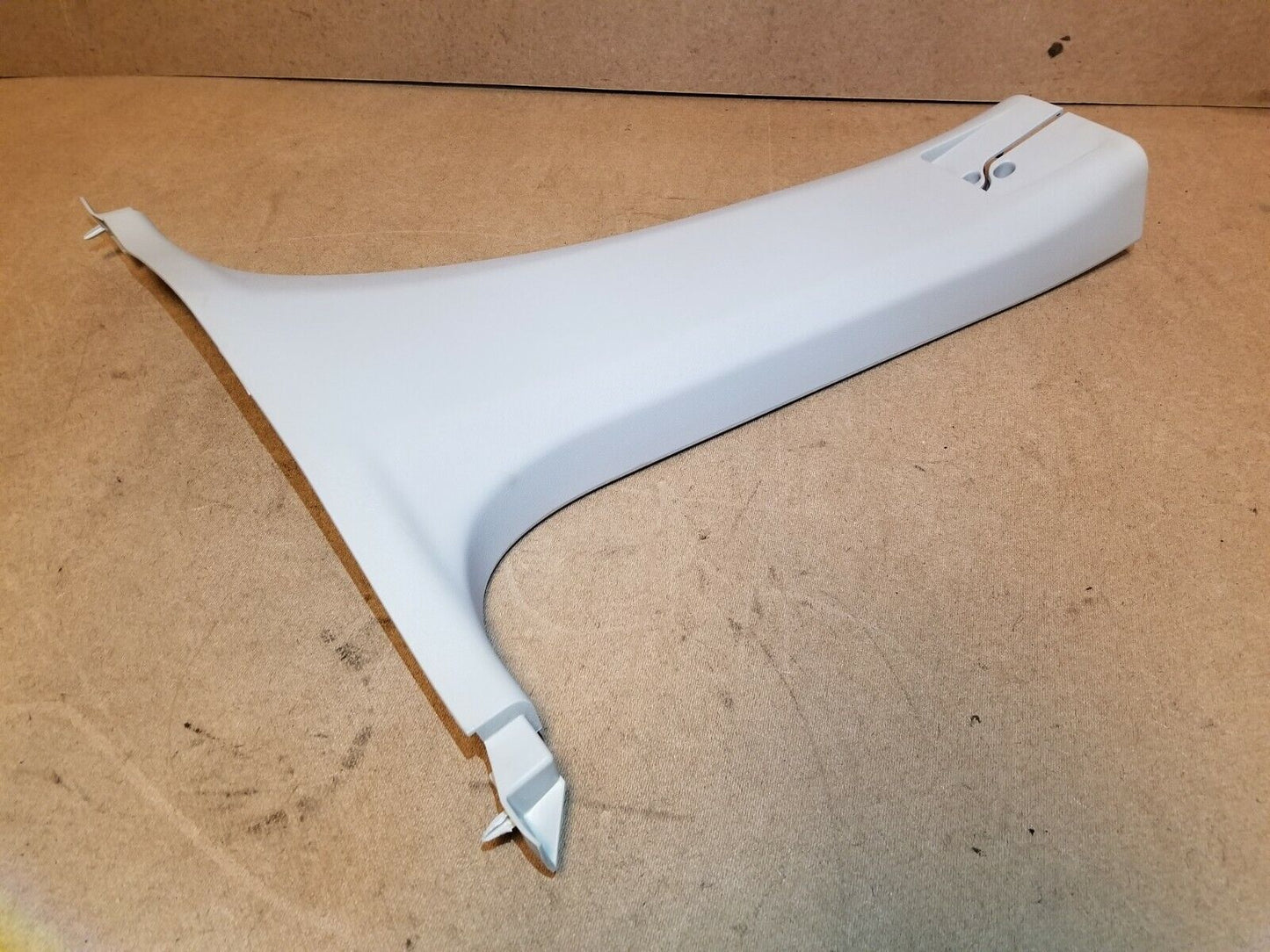 05 06 07 Dodge Magnum Right Passenger Side B Pillar Lower Trim Cover OEM