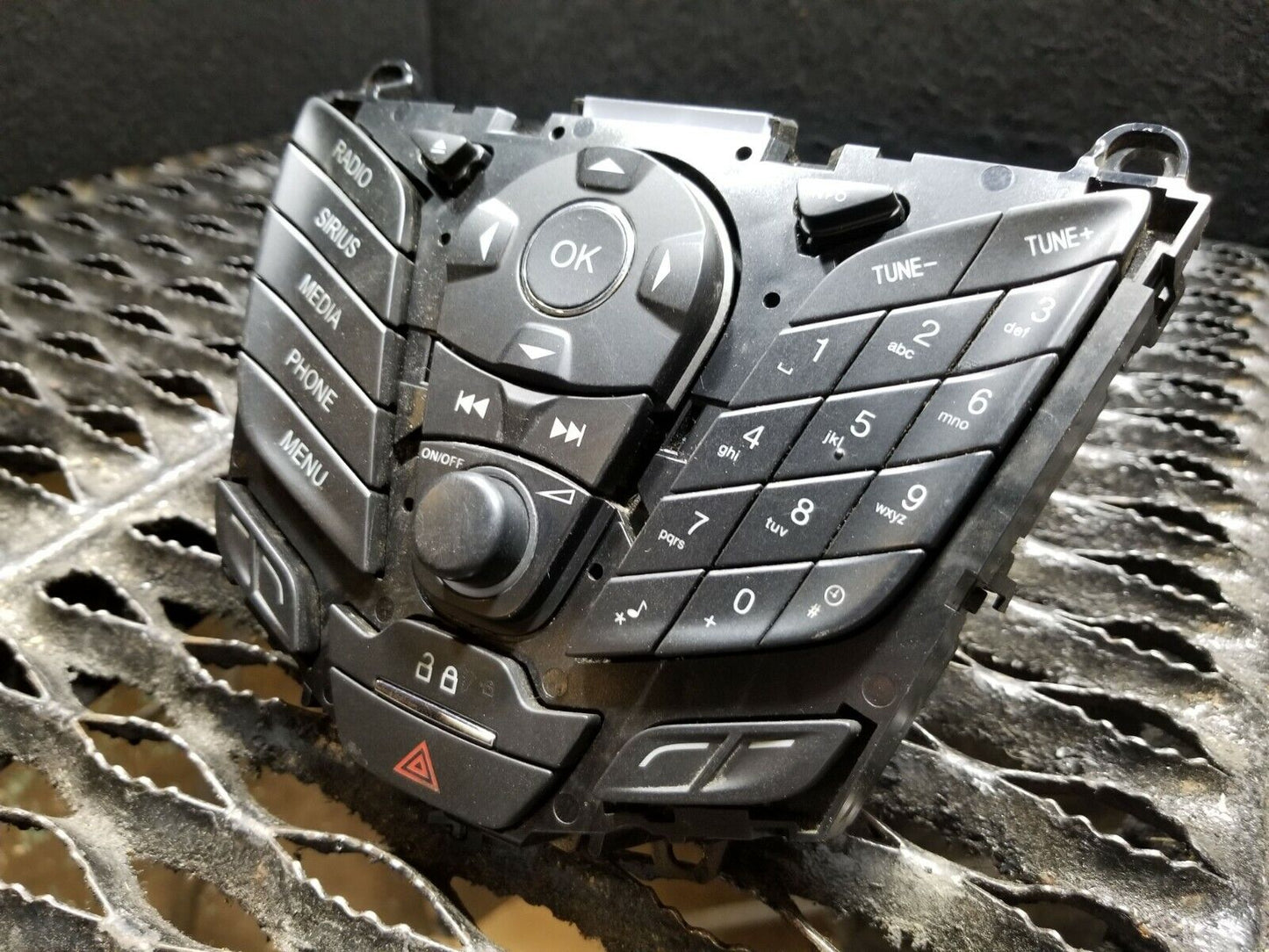 13 14 2013 2014 Ford Focus AM FM Cd Control Panel Dm5t18k811 OEM #113