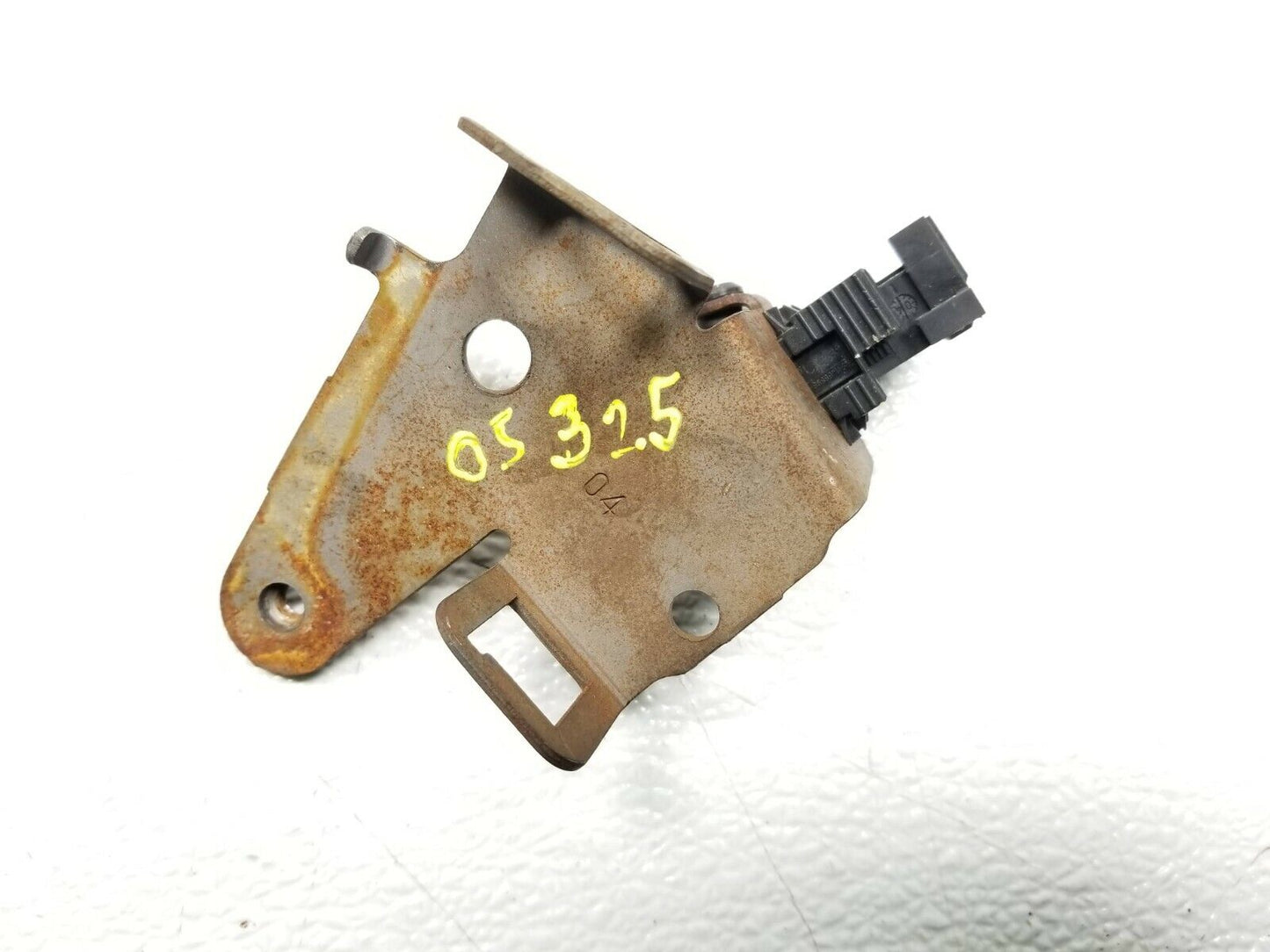 01 02 03 04 05 BMW E46 325xi Manual Tramsmission Brake Pedal Switch OEM