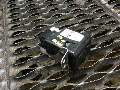 04 05 06 07 08 09 Toyota Priusignition Key Starter Switch Slot 6263990-00 OEM