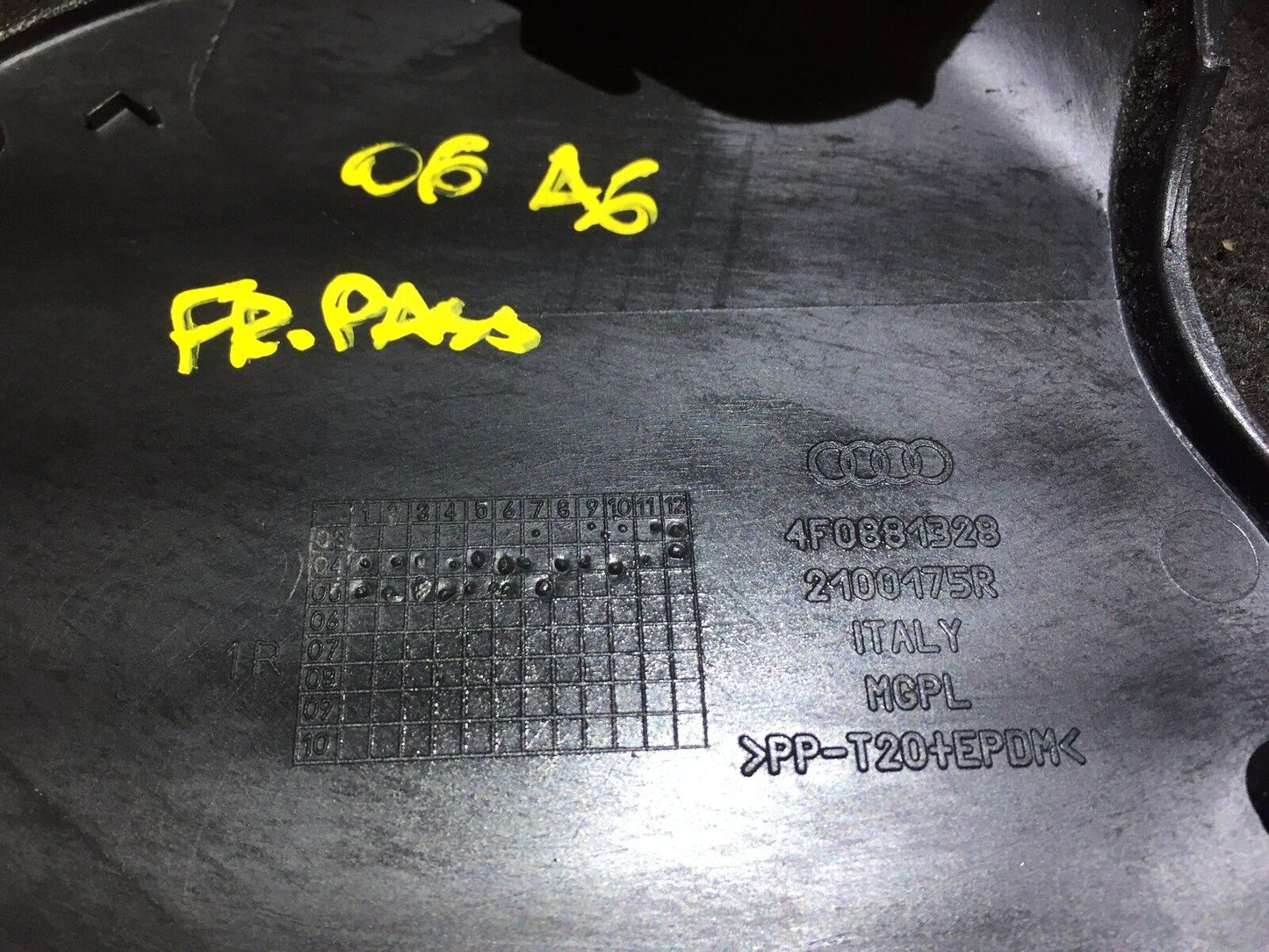 05 06 07 08 Audi A6 C6 Audi A6 C6 Front Right Seat Cover Panel OEM 4f0881328