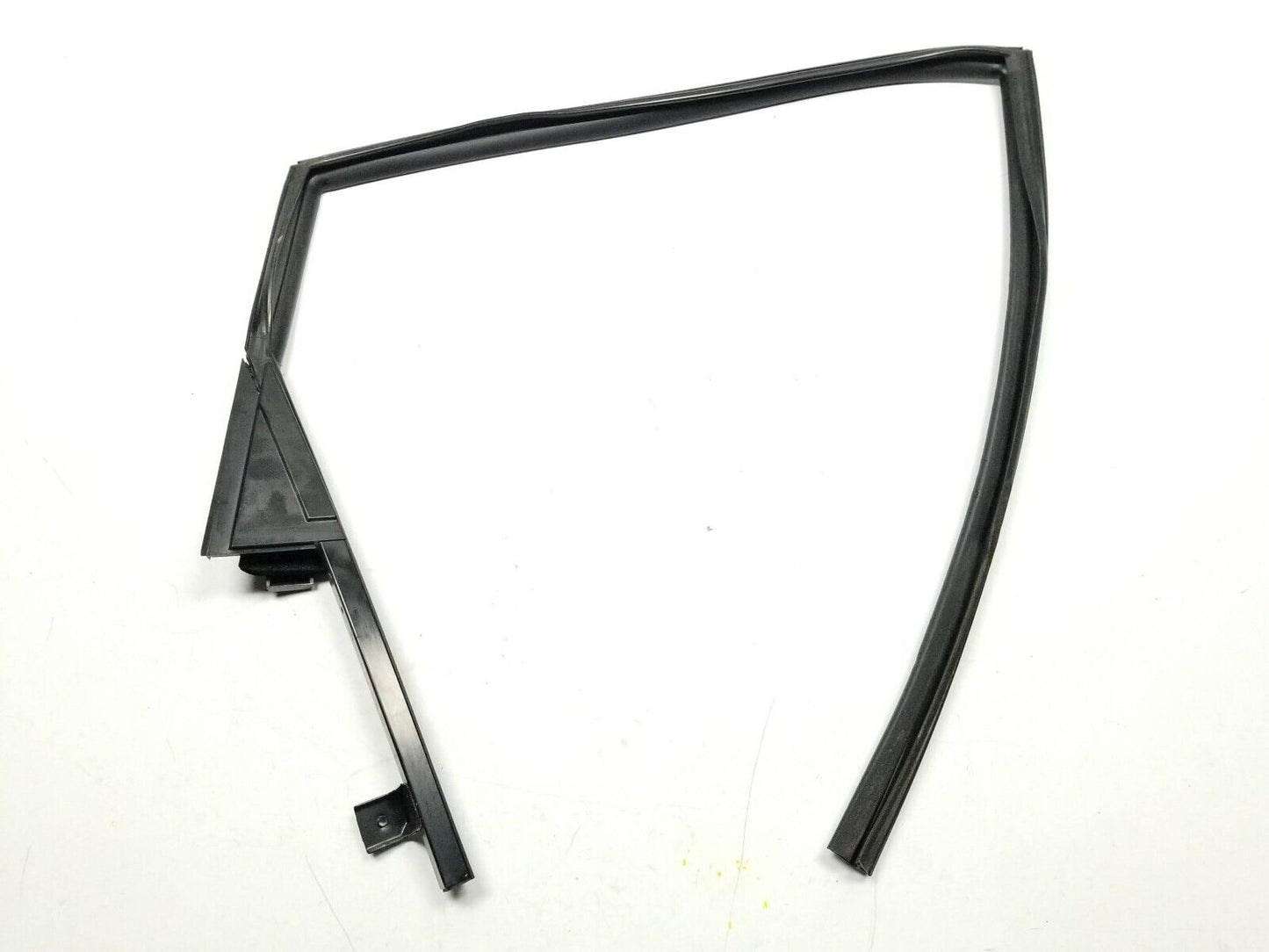 12 13 14 15 Nissan Rogue Rear Door Window Chanel Seal Passenger Side Right OEM