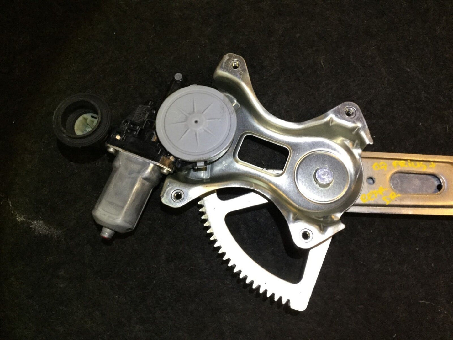 05 06 07 08 09 Toyota Prius Rear Left Dr Side Window Regulator &  Motor  OEM