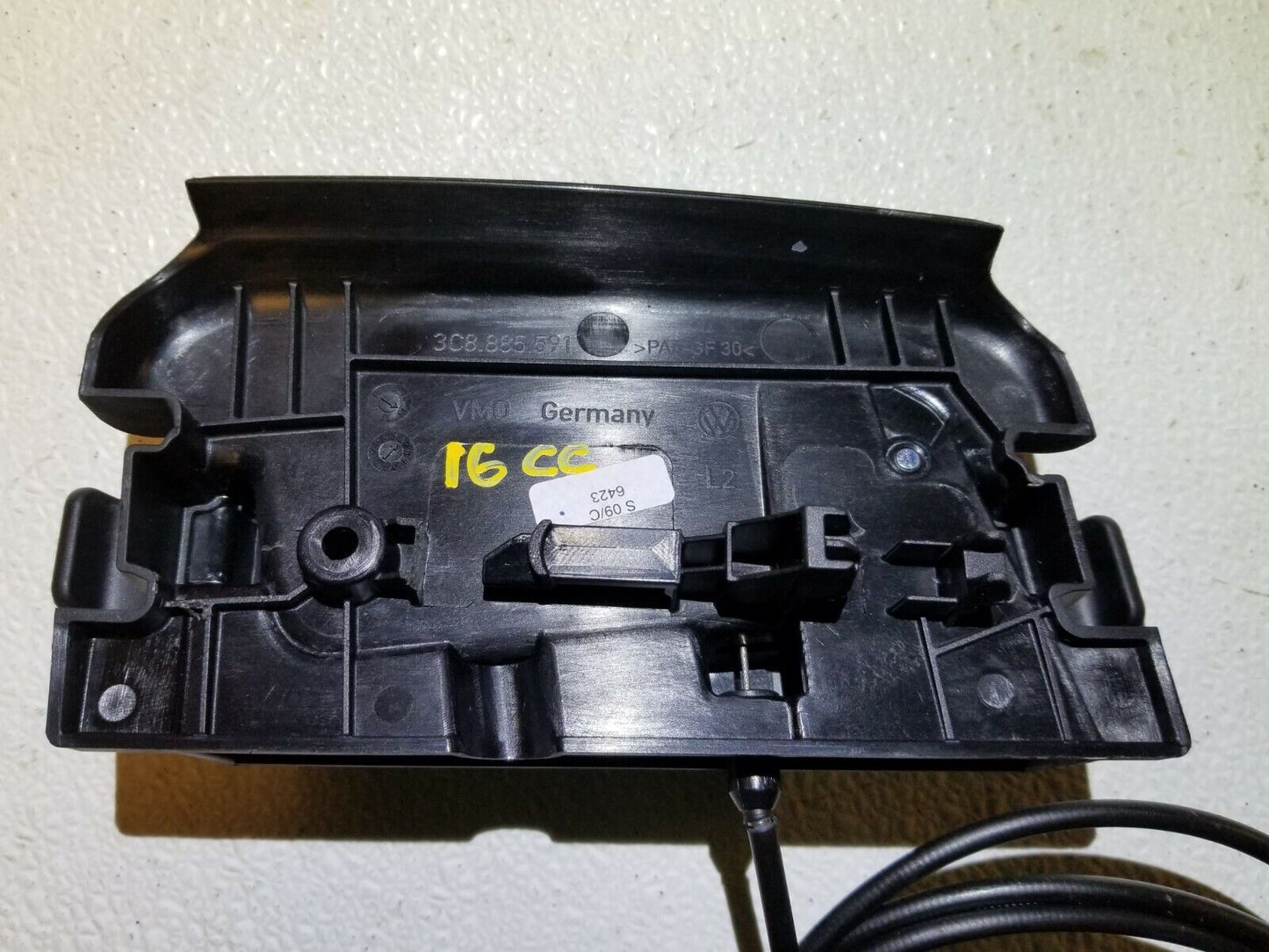 13 14 15 16 17 Volkswagen Cc Rear Seat Down Lock Release Handle OEM