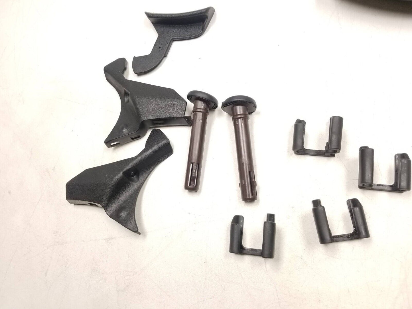 20 21 22 Hyundai Venue Front Passenger Seat Headrest Guide Sleeve W/ Trim OEM