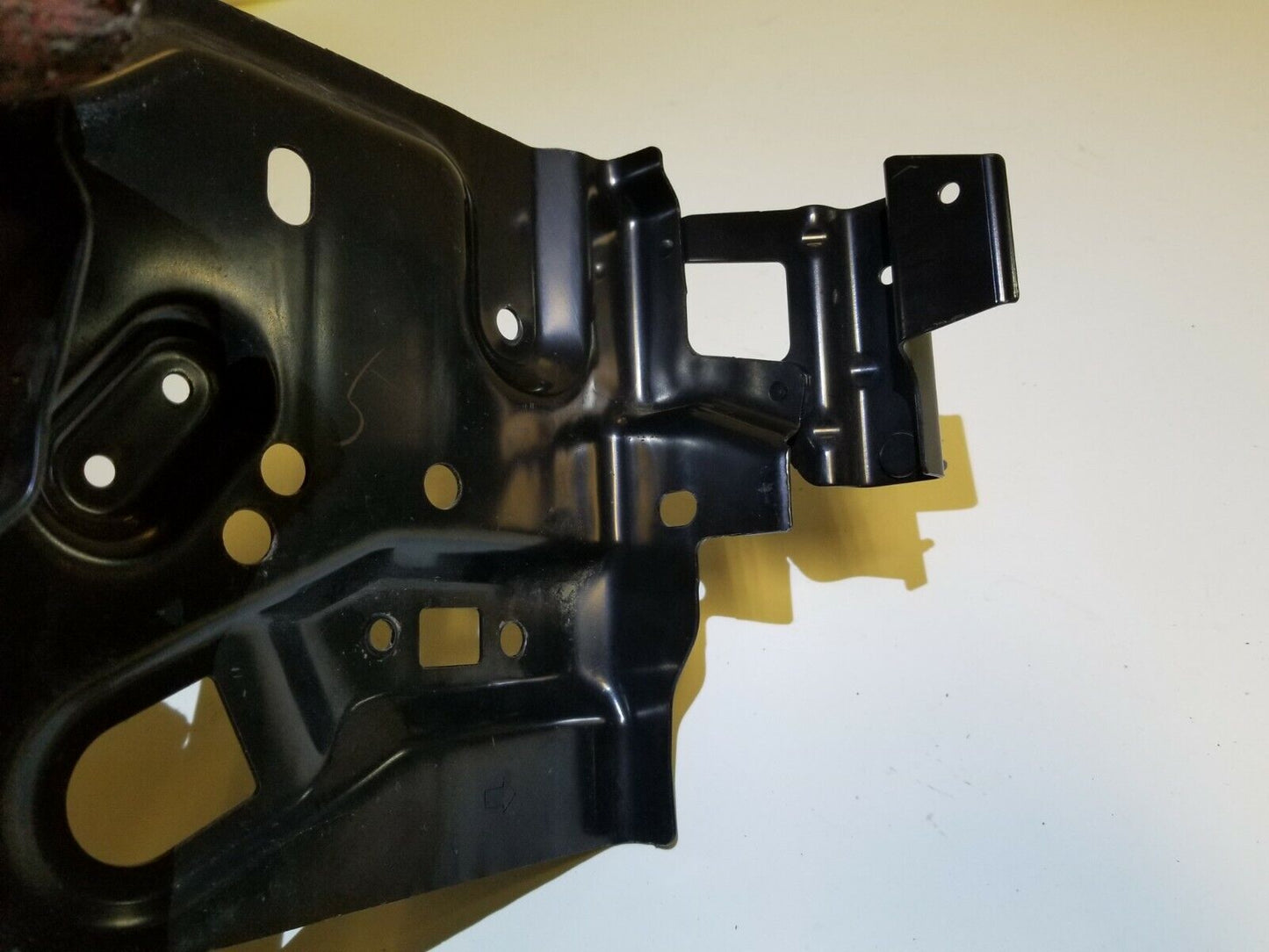 16 17 18 19 Nissan Rogue Battery Tray Holder OEM 36k