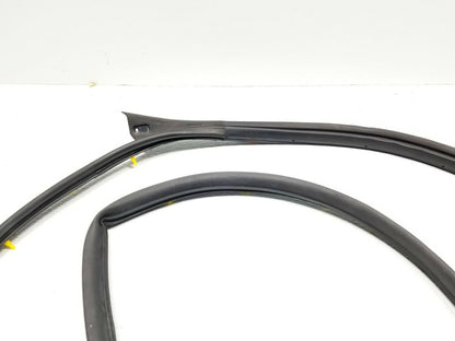10 11 12 Kia Soul Front Right Pass Door Weatherstrip Seal OEM 57k Miles