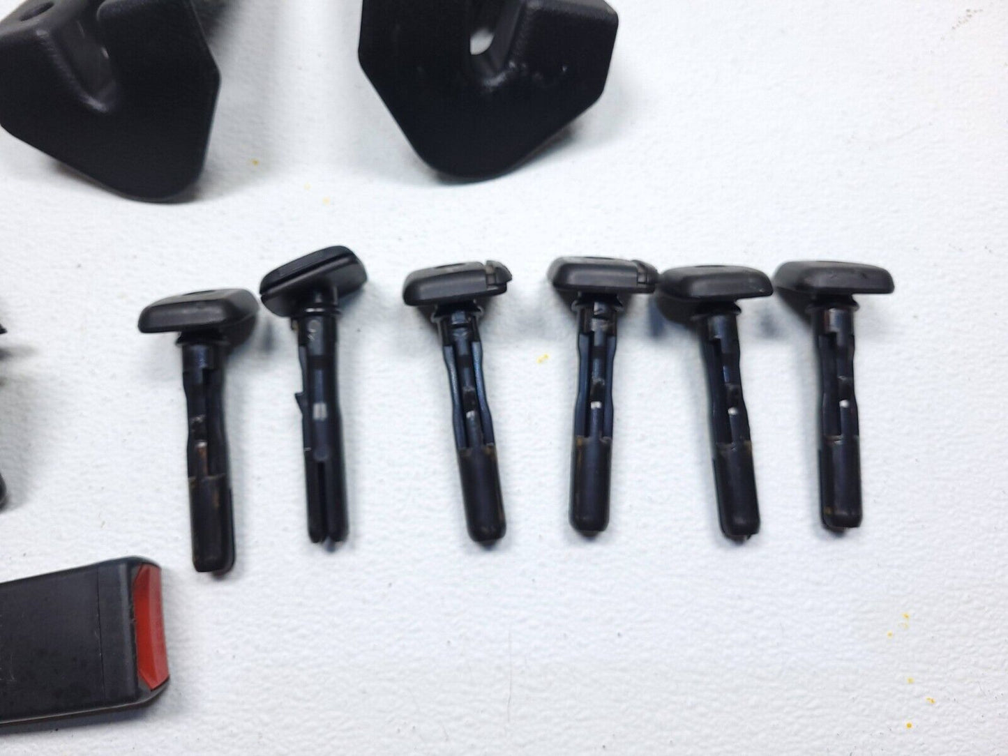 14 15 16 17 Hyundai Elantra Gt Rear Seat Lock Release W/ Trim  Guide Sleeve OEM