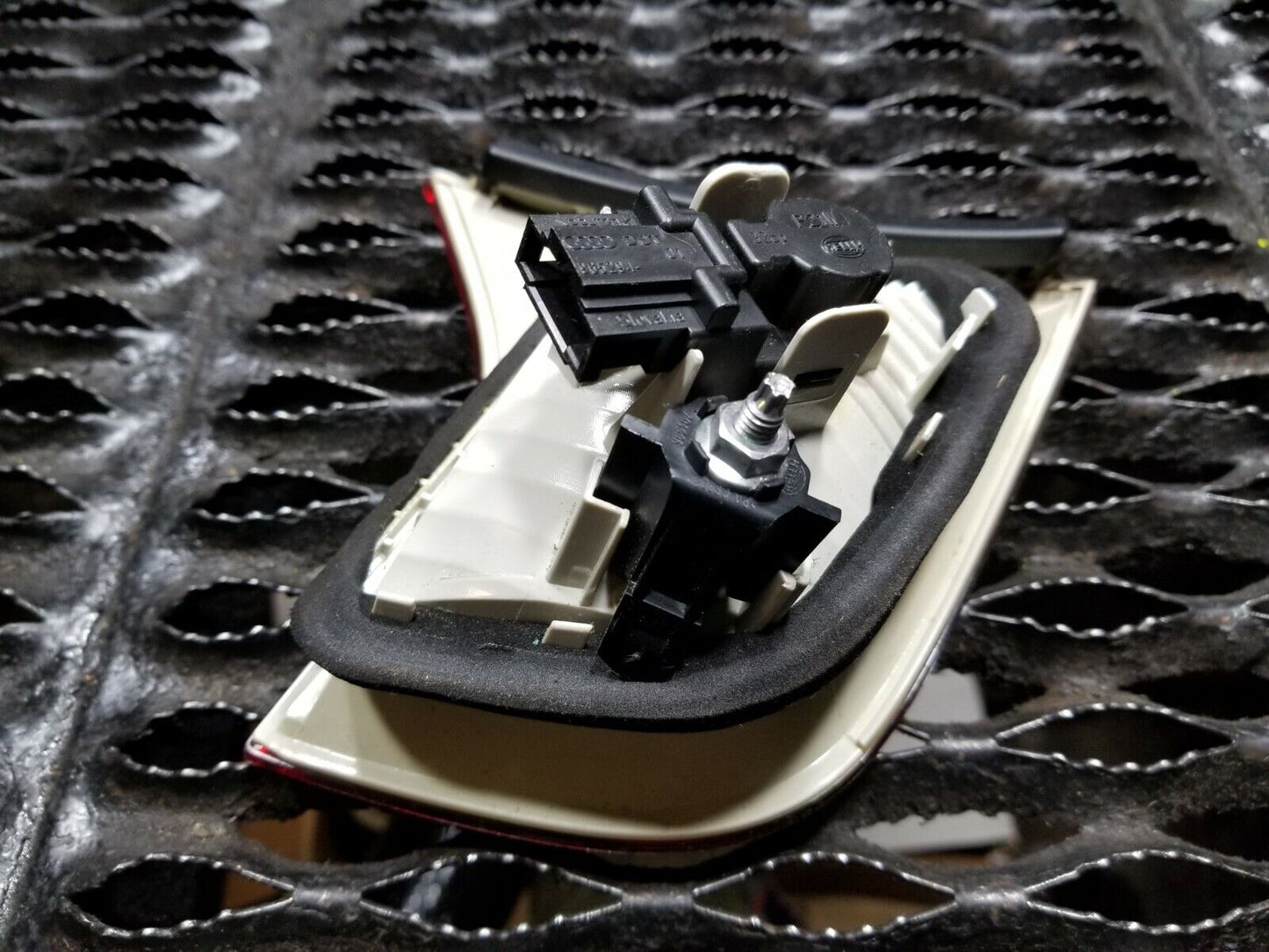 05 06 07 08 Audi A4 Right Passenger Side Inner Tail Light OEM