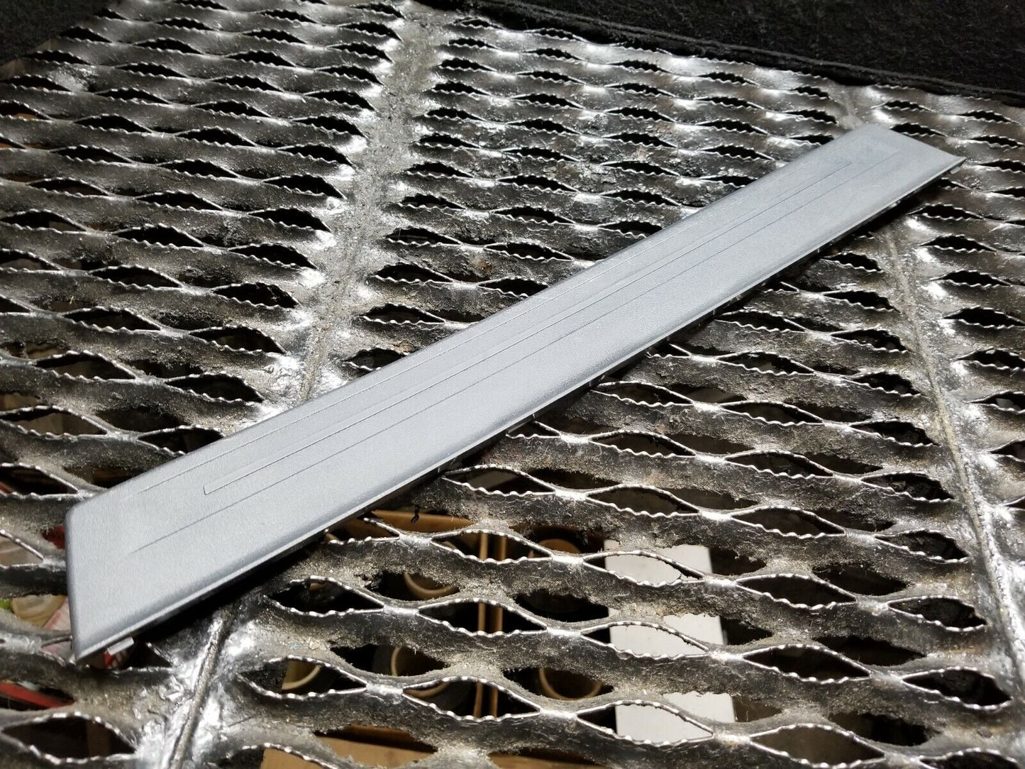 10 11 12 13 14 Subaru Legacy Front Left Driver Door Sill Scuff Plate OEM